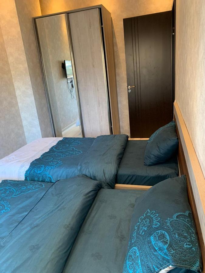Apartment Three Bedroom In Saburtalo تبليسي المظهر الخارجي الصورة