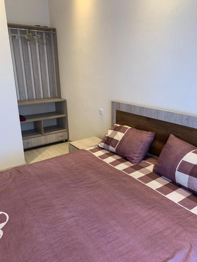 Apartment Three Bedroom In Saburtalo تبليسي المظهر الخارجي الصورة