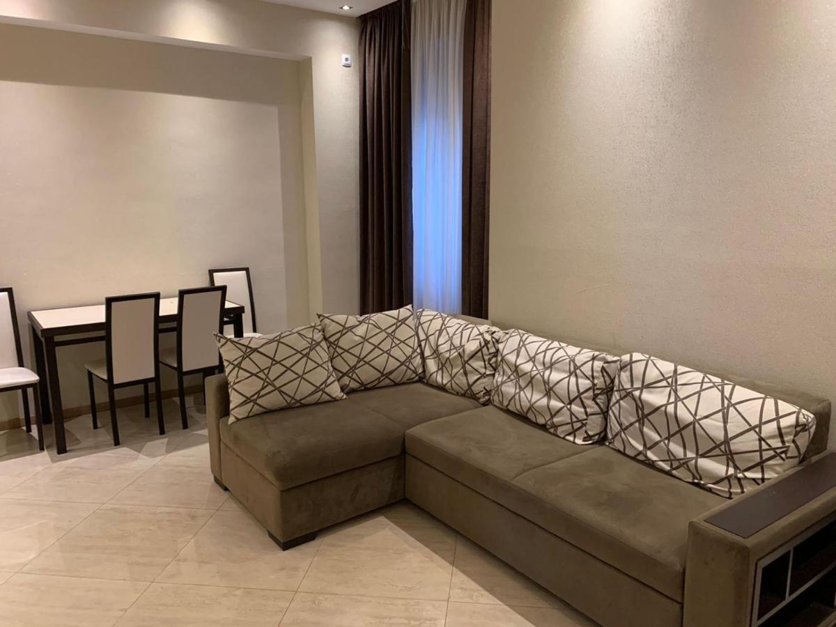 Apartment Three Bedroom In Saburtalo تبليسي المظهر الخارجي الصورة